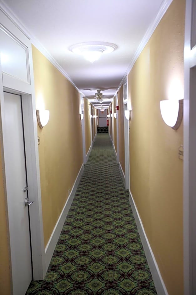 The Island House Hotel
