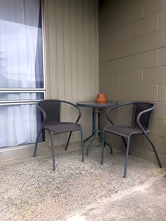 Thornton Lodge Motel