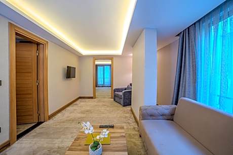 Corner Deluxe Room