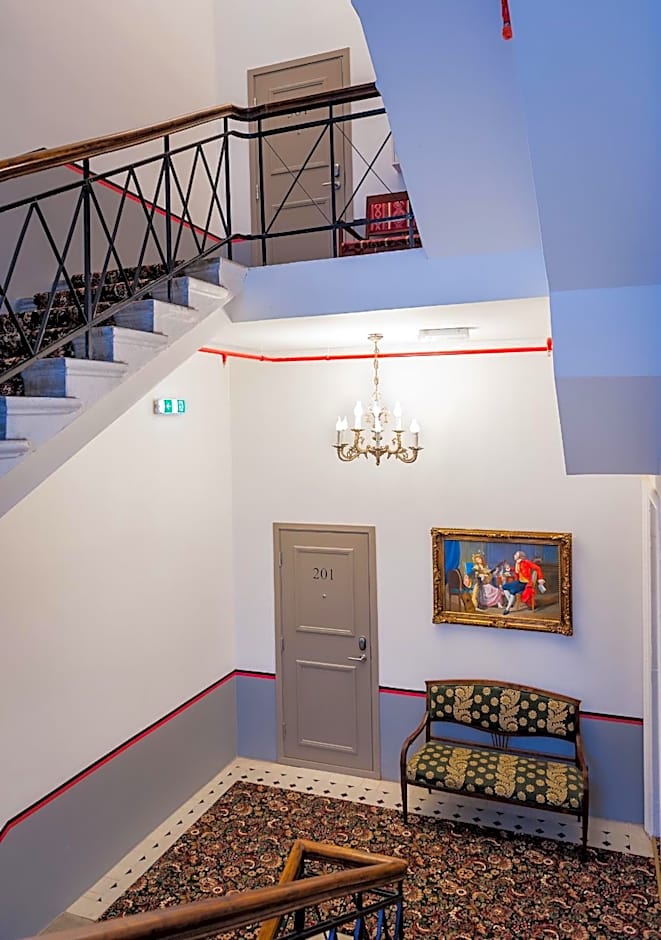 Three Crowns Residents