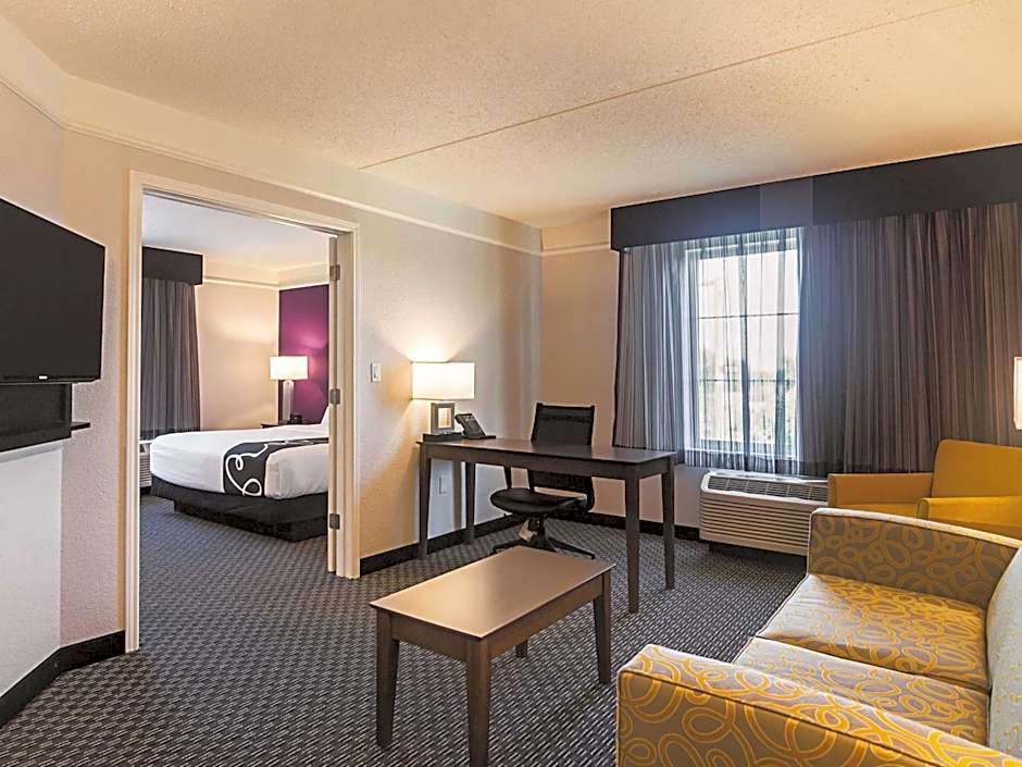 La Quinta Inn & Suites by Wyndham Oklahoma City North West Expressway