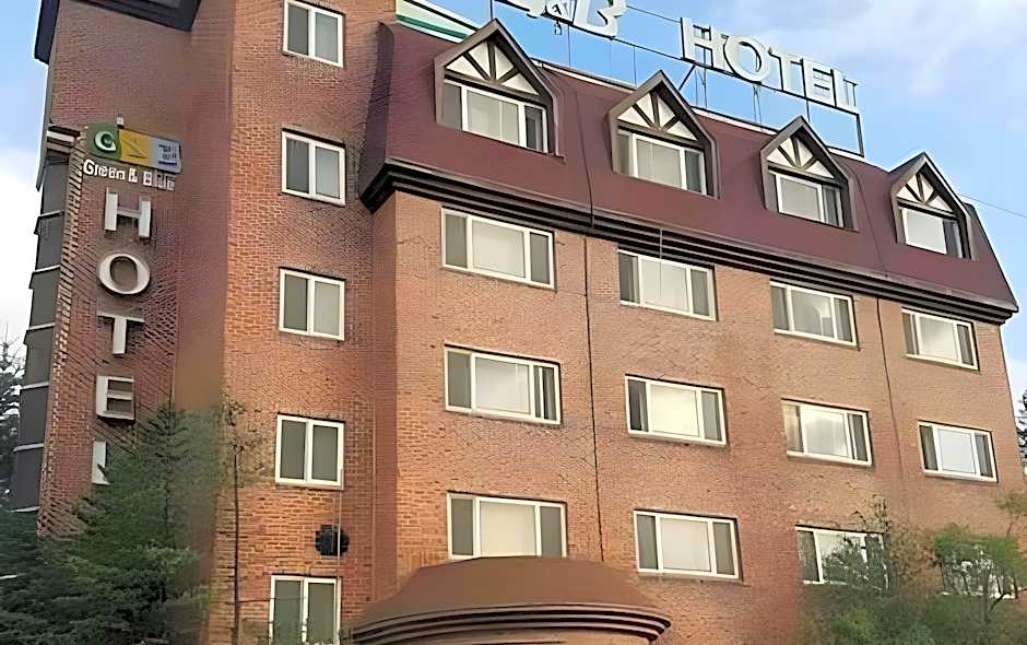 Green And Blue Hotel