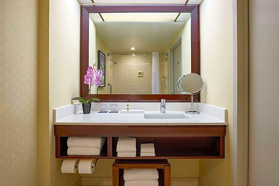 Renaissance Los Angeles Airport Hotel