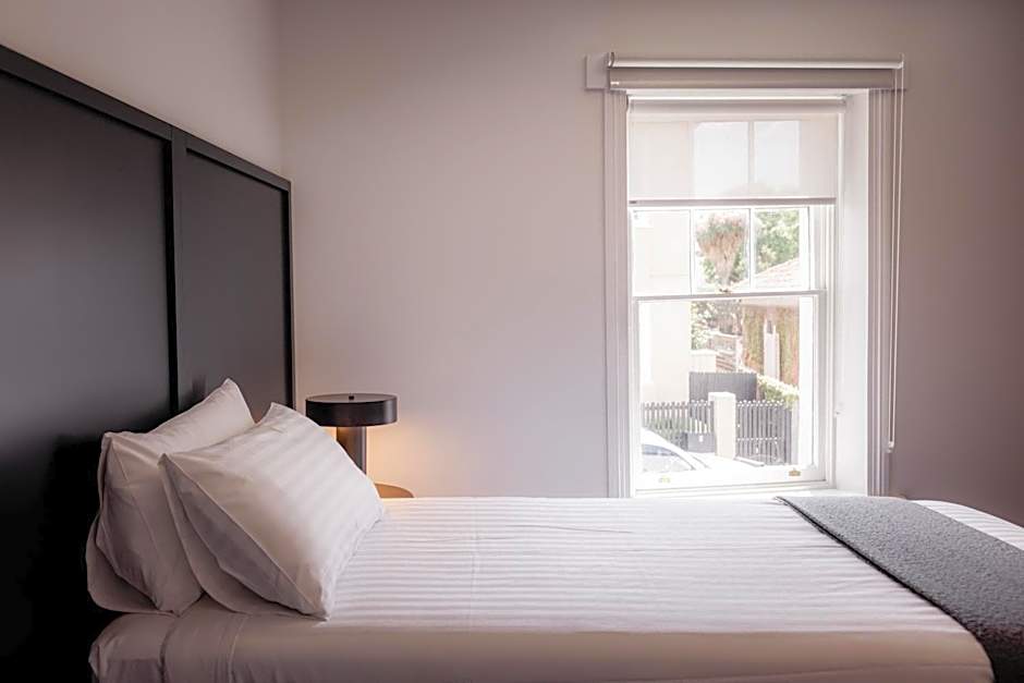 Shipwrights Arms Hotel