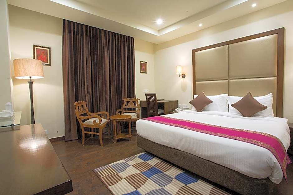 THE ROYAL COURT HOTEL & SPA