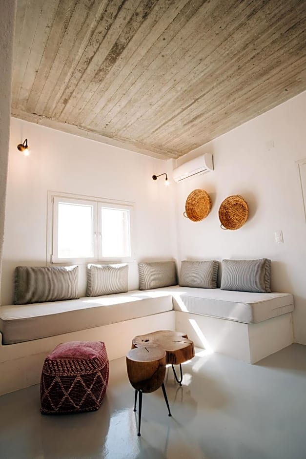 Mesanto Luxury Suites