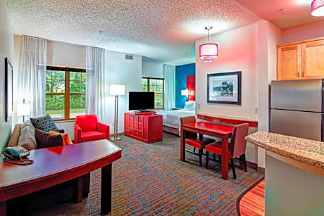 One-Bedroom King Suite with Sofa Bed - Hearing Accessible