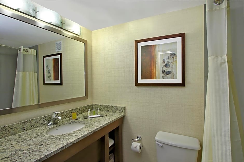 DoubleTree by Hilton Mahwah