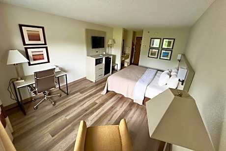 1 King Bed, Nonsmoking