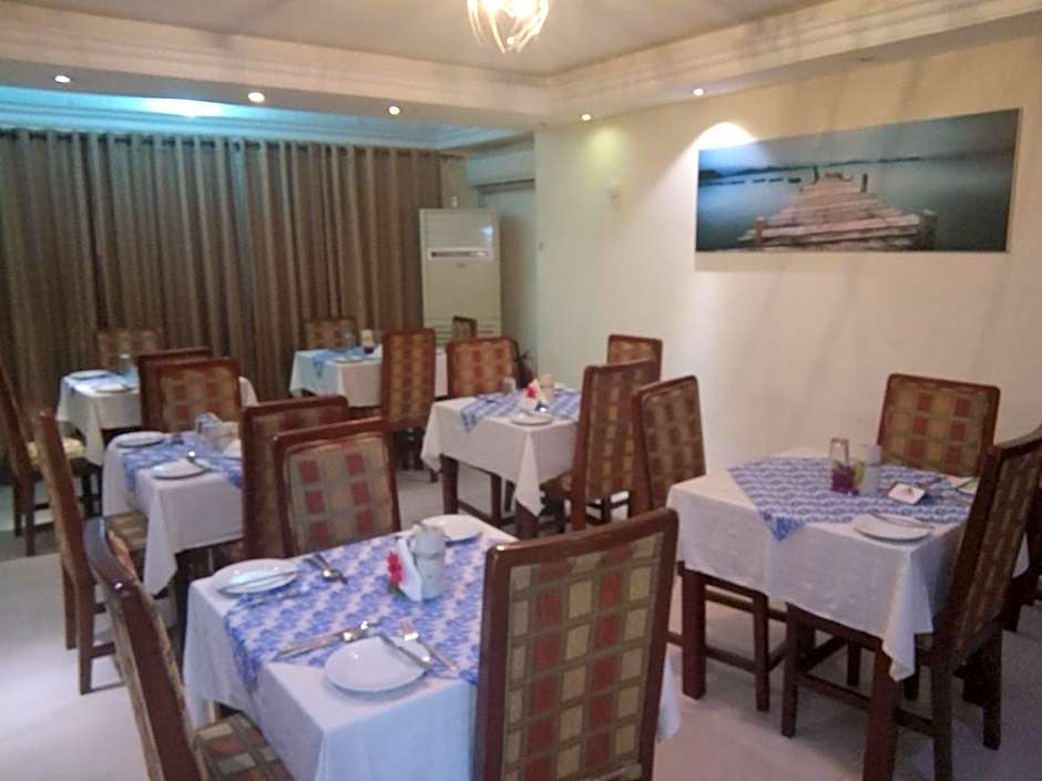 Pearl Gate Hotel