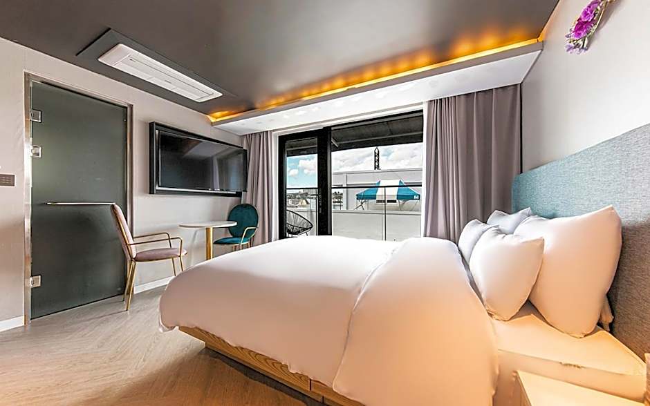 Tongyeong Hangnam Brown Dot