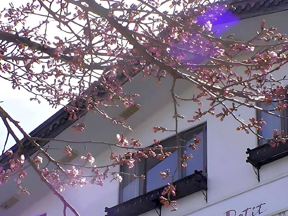 Petit Hotel Shitaka