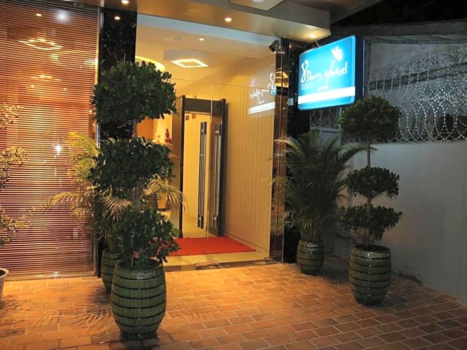 8Day Hotel