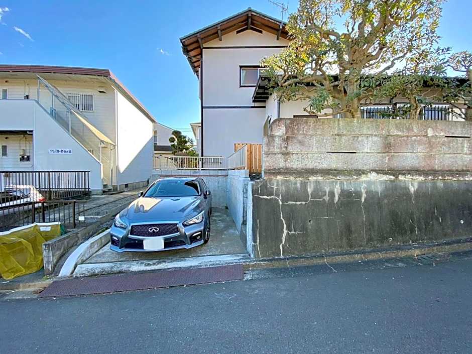 湘南ソラル〜二宮の高台・アートな庭付き日本家屋121㎡／高速WiFi／芝生ドッグラン・ピザ窯BBQ有