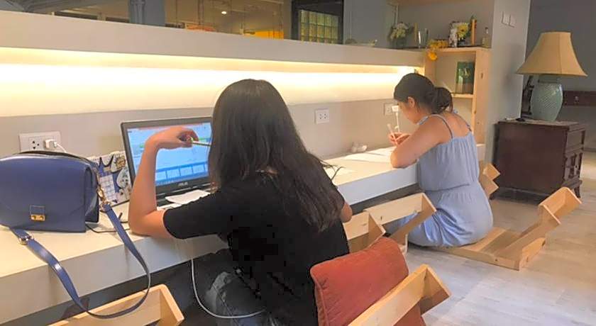 Kinnon Deluxe Hostel Coworking Cafe