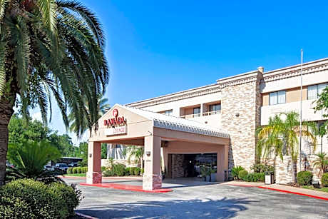 Ramada by Wyndham Houston Intercontinental Airport South
