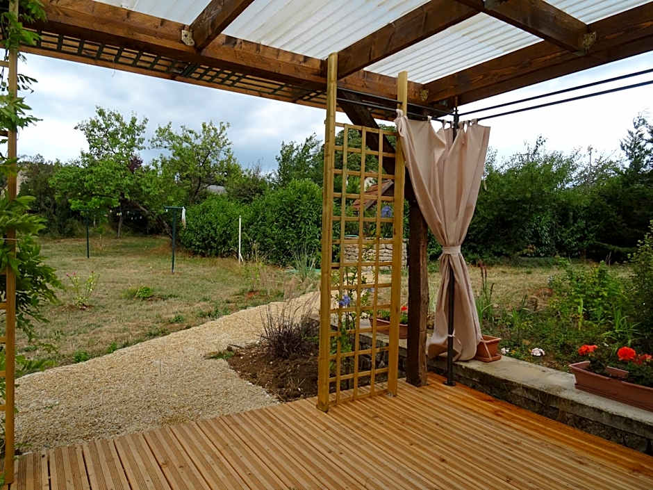 Datcha Bourguignonne, Chambres & Gîte