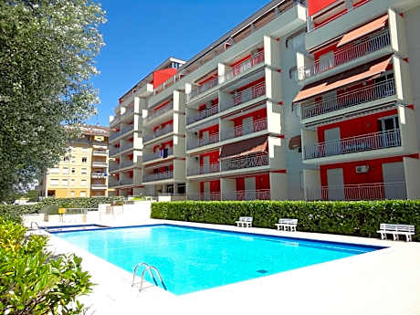 Fantastic Apartment with Nice Terrace and Swimming Pool