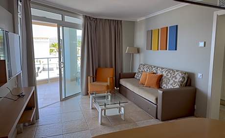 One Bedroom Apartment