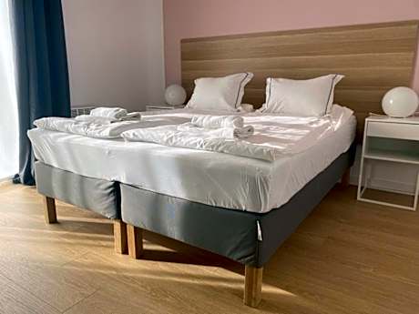 One-Bedroom Deluxe Apartment