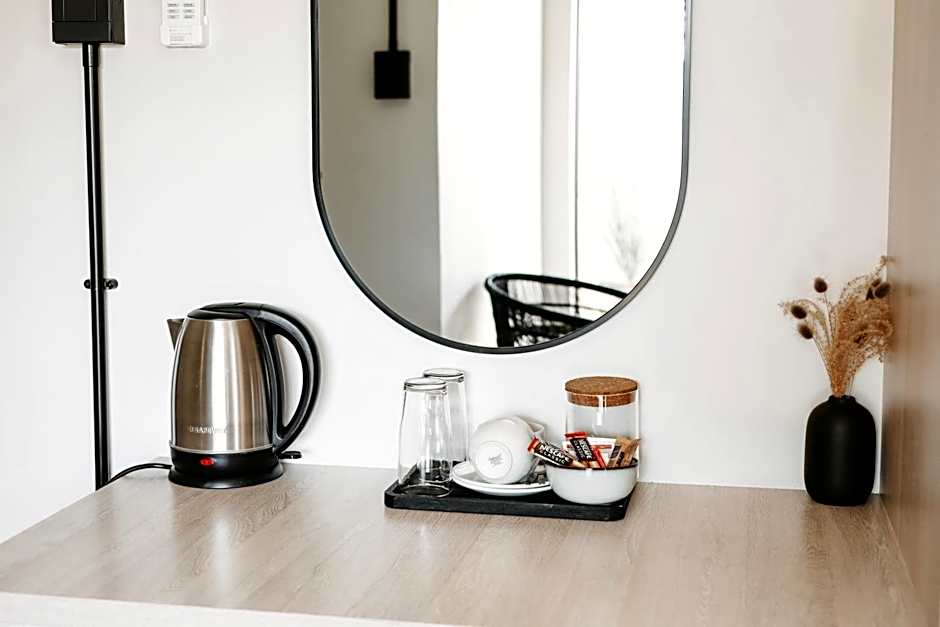 Lighthouse Guesthouse & Cafe