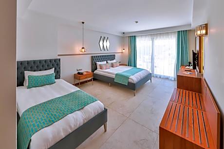 Family Room with Garden View