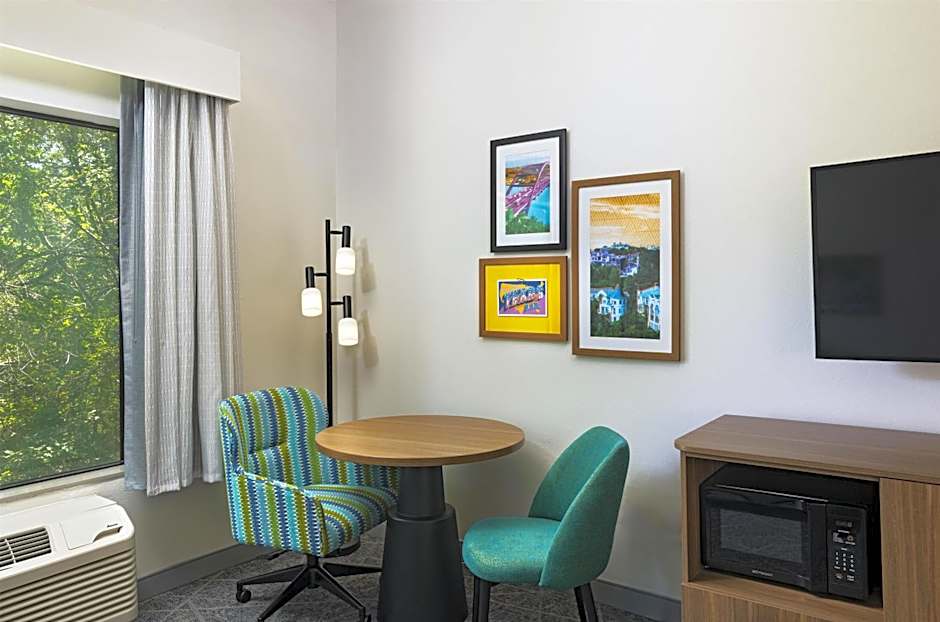 Hampton Inn & Suites Austin-Lakeway