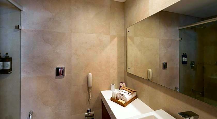 The Avenue Regent Hotel