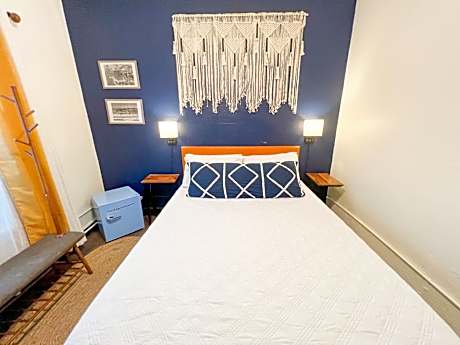 Standard Double Room with Shared Bathroom