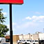 Econo Lodge Inn & Suites