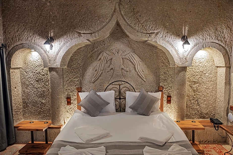 Sarnich Cave Suites