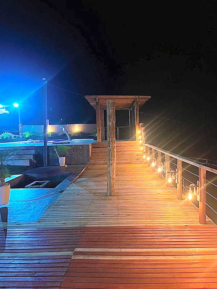 Recanto da Alegria - Casa em Cunha com Jacuzzi,Piscina,Rede,Churrasqueira,Lareira,Deck, Banco de coração