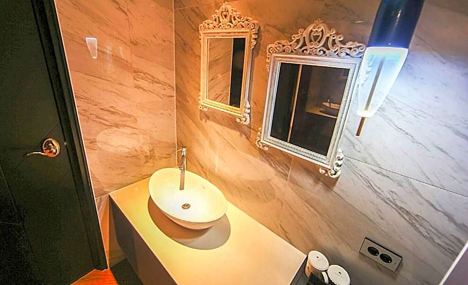 FrenchCode Hotel