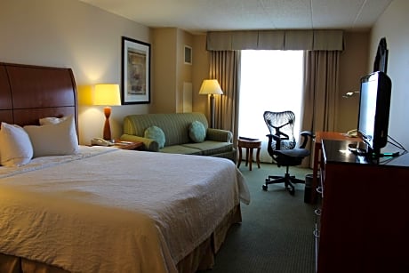 1 King Bed with Whirlpool