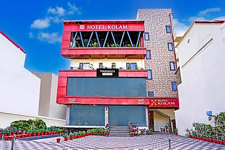 Super Townhouse Prince Chowk Near Railway Station