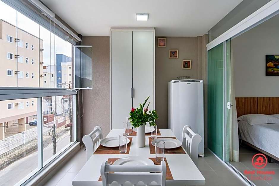 BH50: Charmoso, Com AR, Piscina e Varanda Gourmet