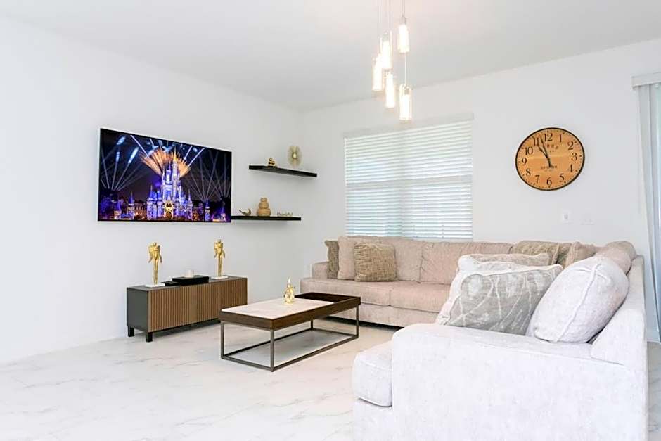 Super nice and spacious 9BDR home
