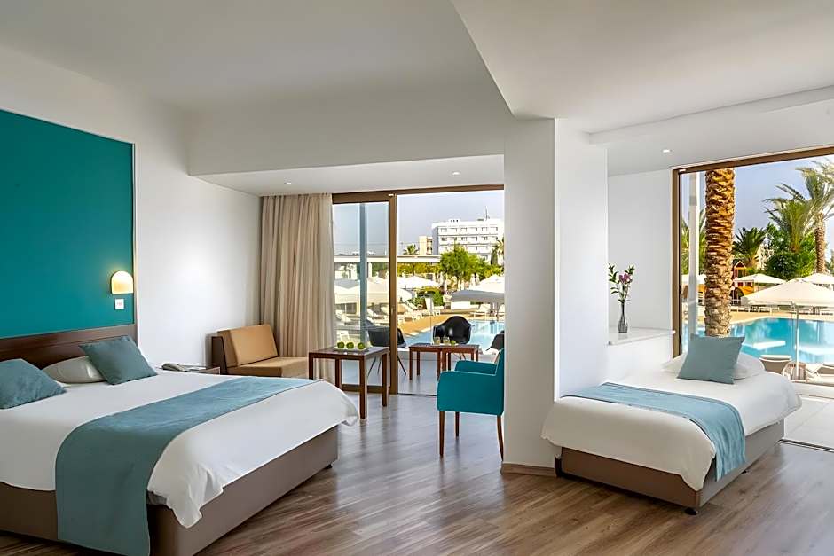 Crystal Springs - Beach Hotel