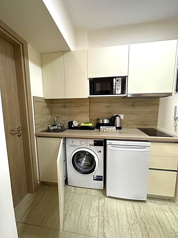 Navarino Luxe Suites