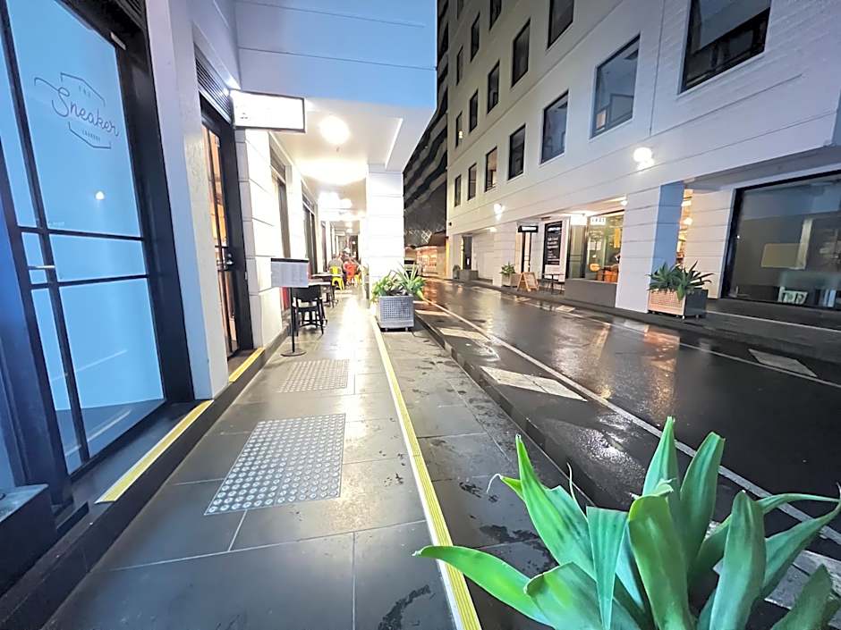 Aura on Flinders Serviced Apartments