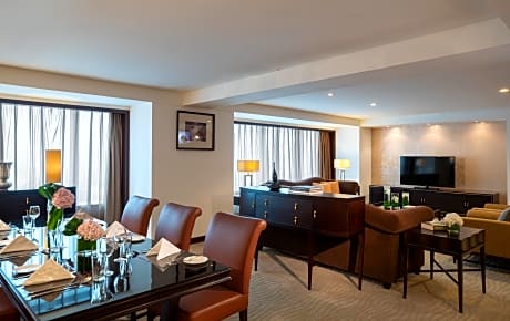 Chairman, 1 Bedroom Suite, 1 King