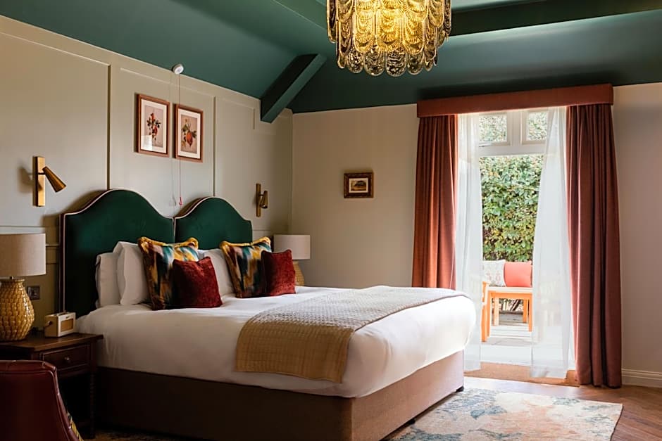 Coach & Horses Hotel