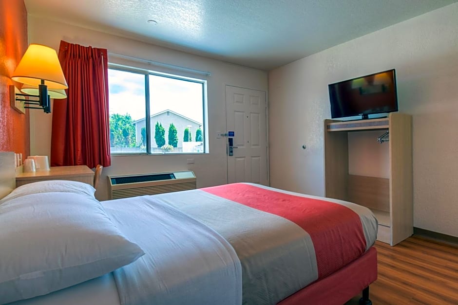Motel 6-Stanton, CA