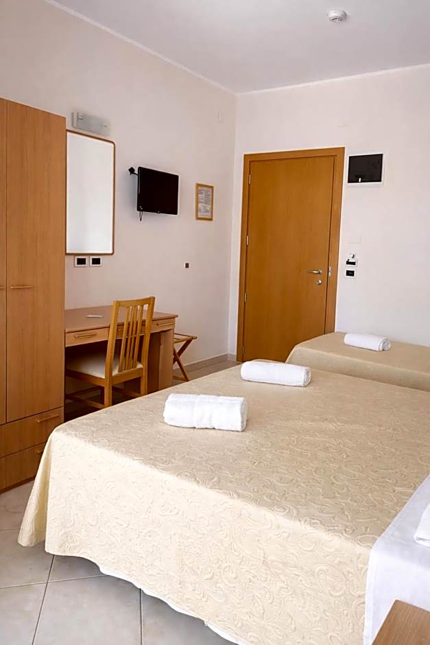 Hotel Favorita Easy Stay Room Only