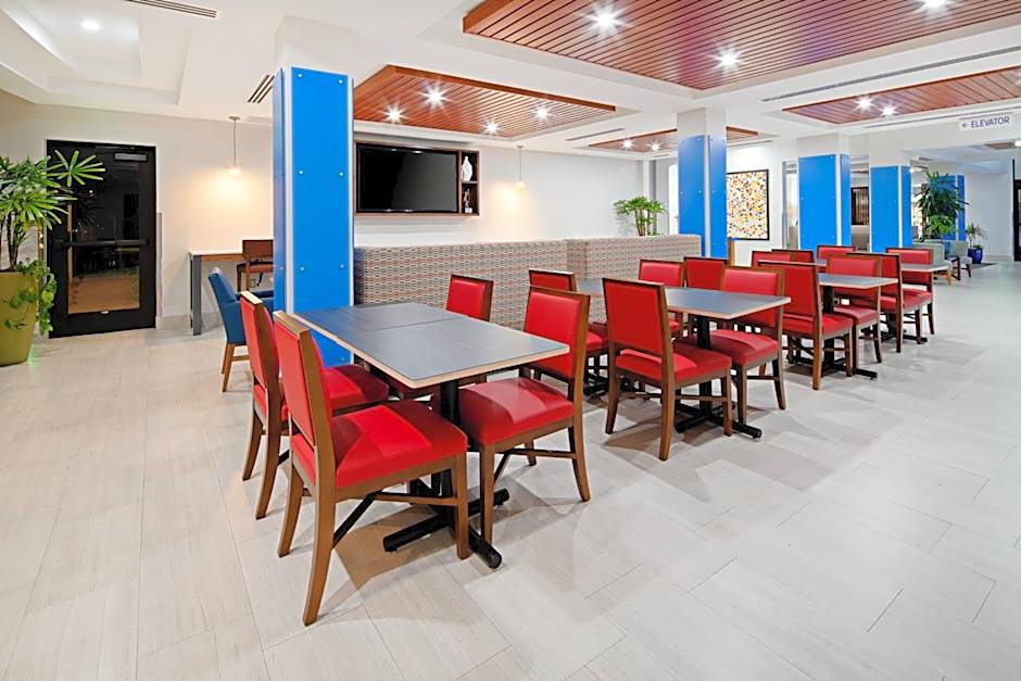 Holiday Inn Express Hotel & Suites Atascadero By IHG