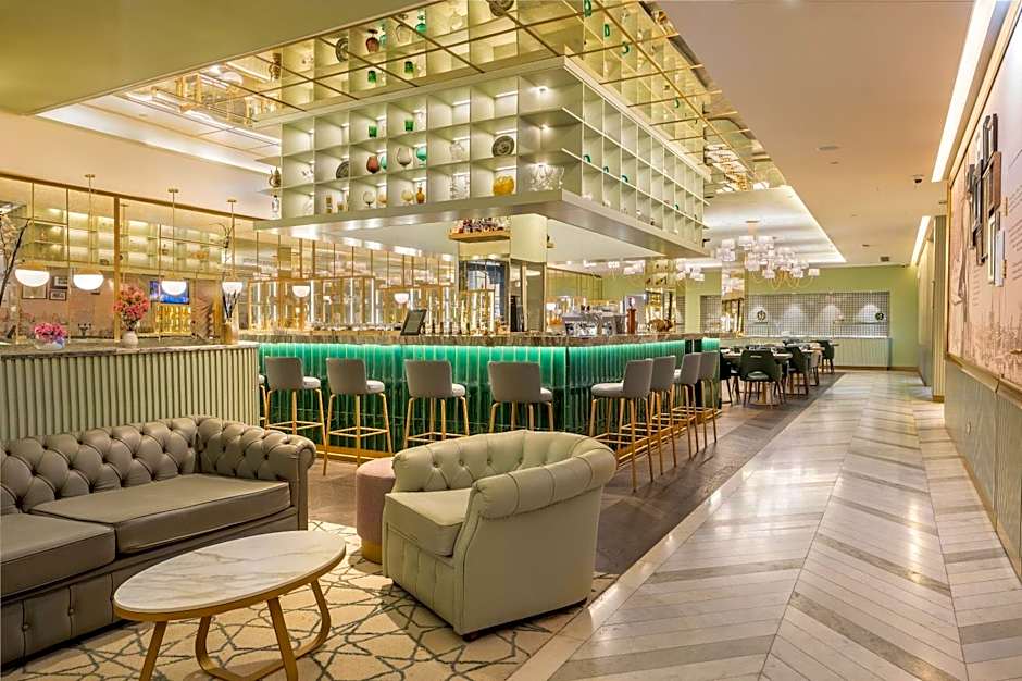 The Emerald House Lisbon, Curio Collection by Hilton