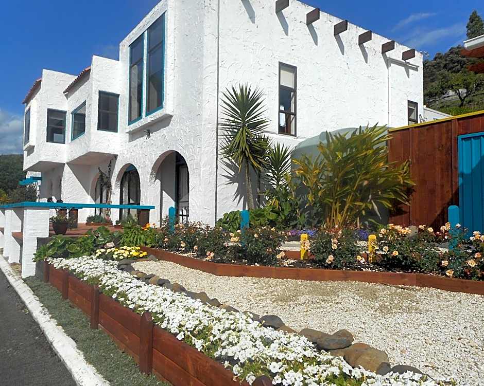 Te Aputa Lodge formerly La Casa Te Puru Lodge