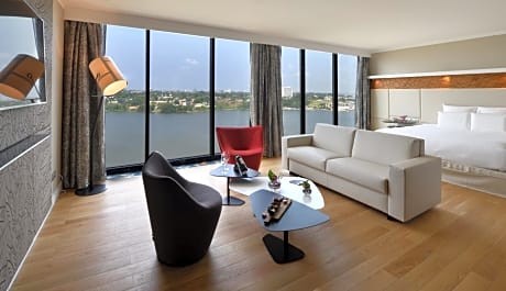 Premium Junior King Suite with Lagoon View