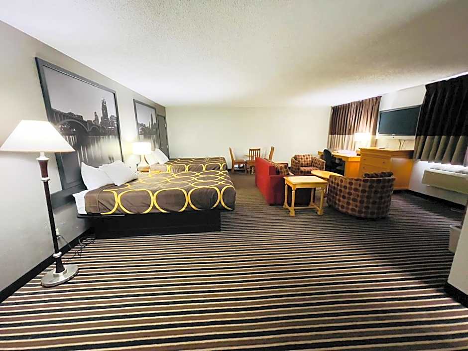 Super 8 by Wyndham Shakopee