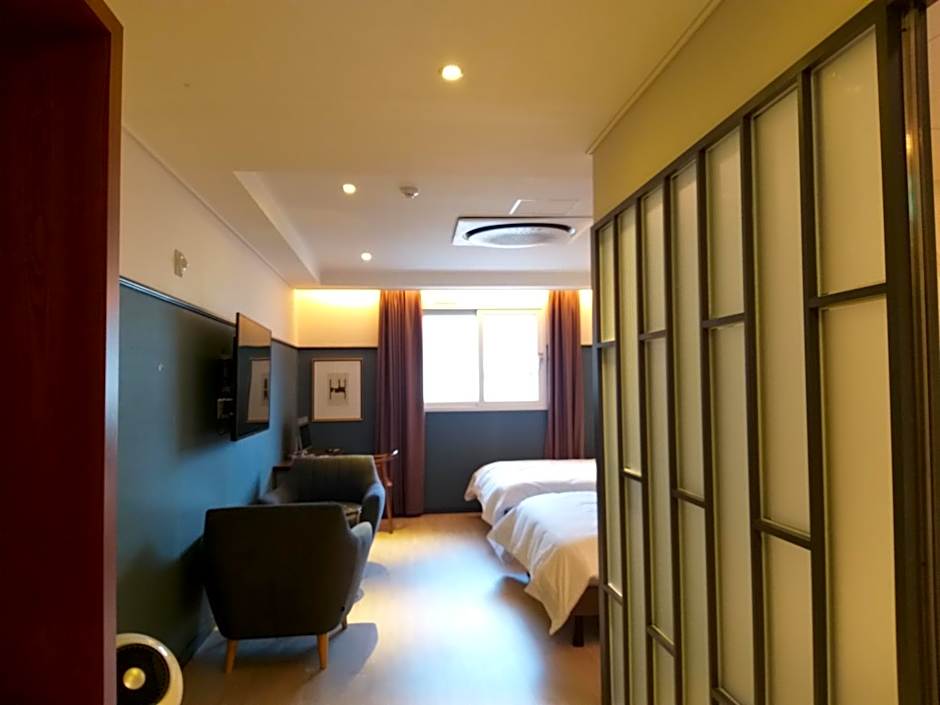 Brown Dot Hotel Gyeongju